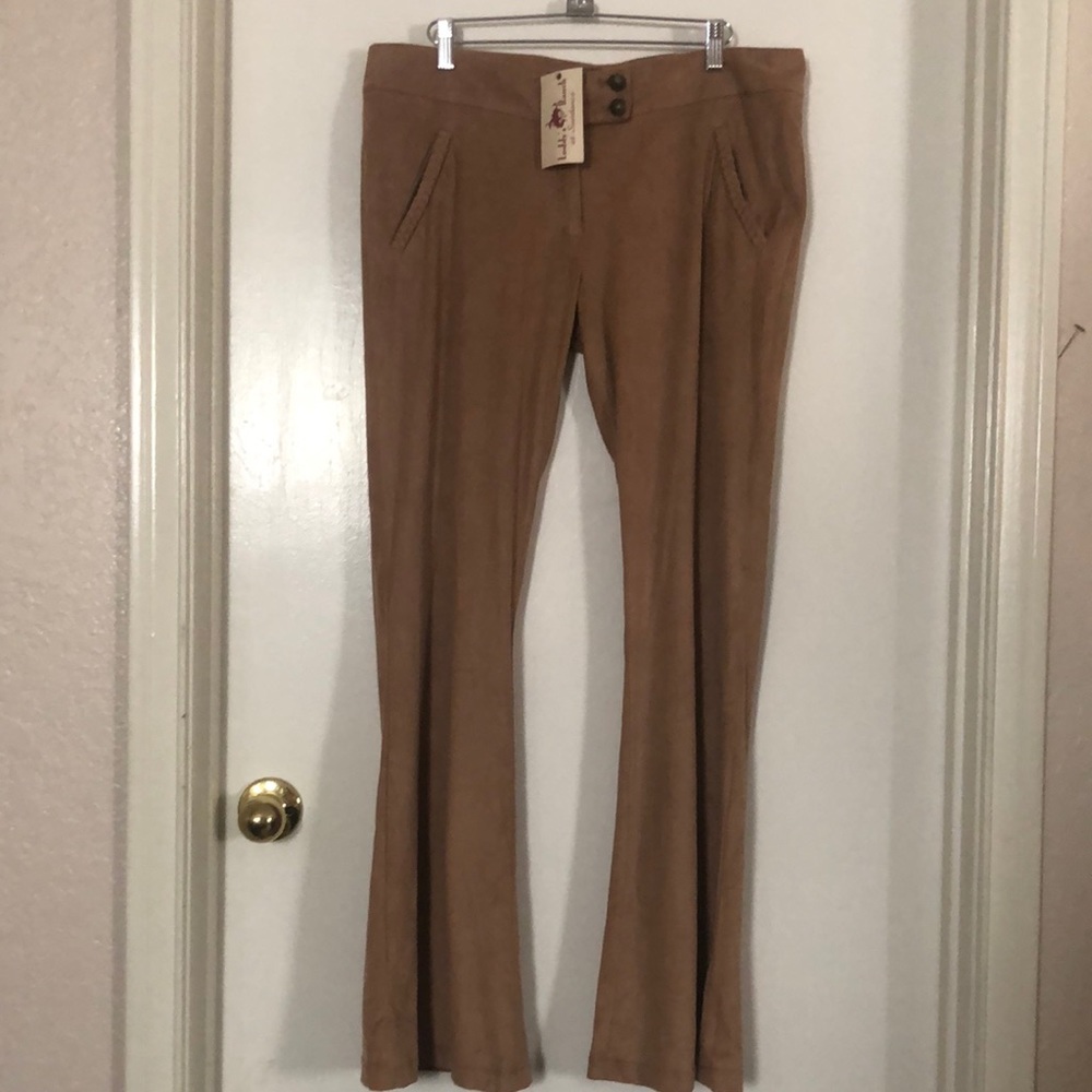 601 NWT Union Of Angels Suede Pants w/Braided Embellishment on pockets. SzL